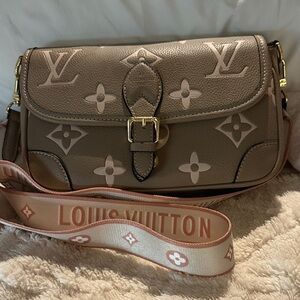 Gorgeous high quality cross body!